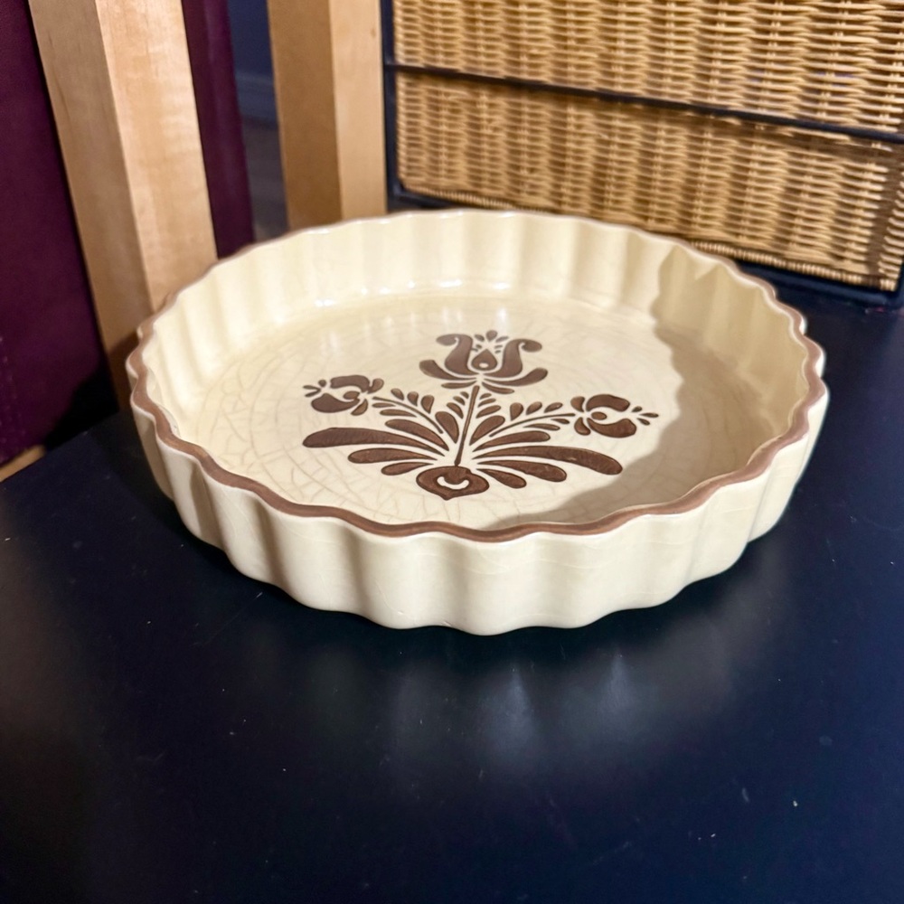 Vintage Pfaltzgraff Village Pattern Quiche or Pie Dish